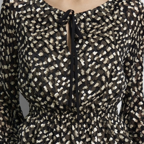 Theory Blouse Top Silk Blend Tie Neckline Gathered Waist Long Sleeve Black L NWT - Picture 5 of 14